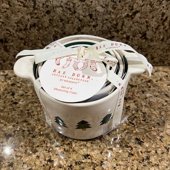 Rae Dunn Green Christmas Tree Measuring Cups - Picture 2 of 3